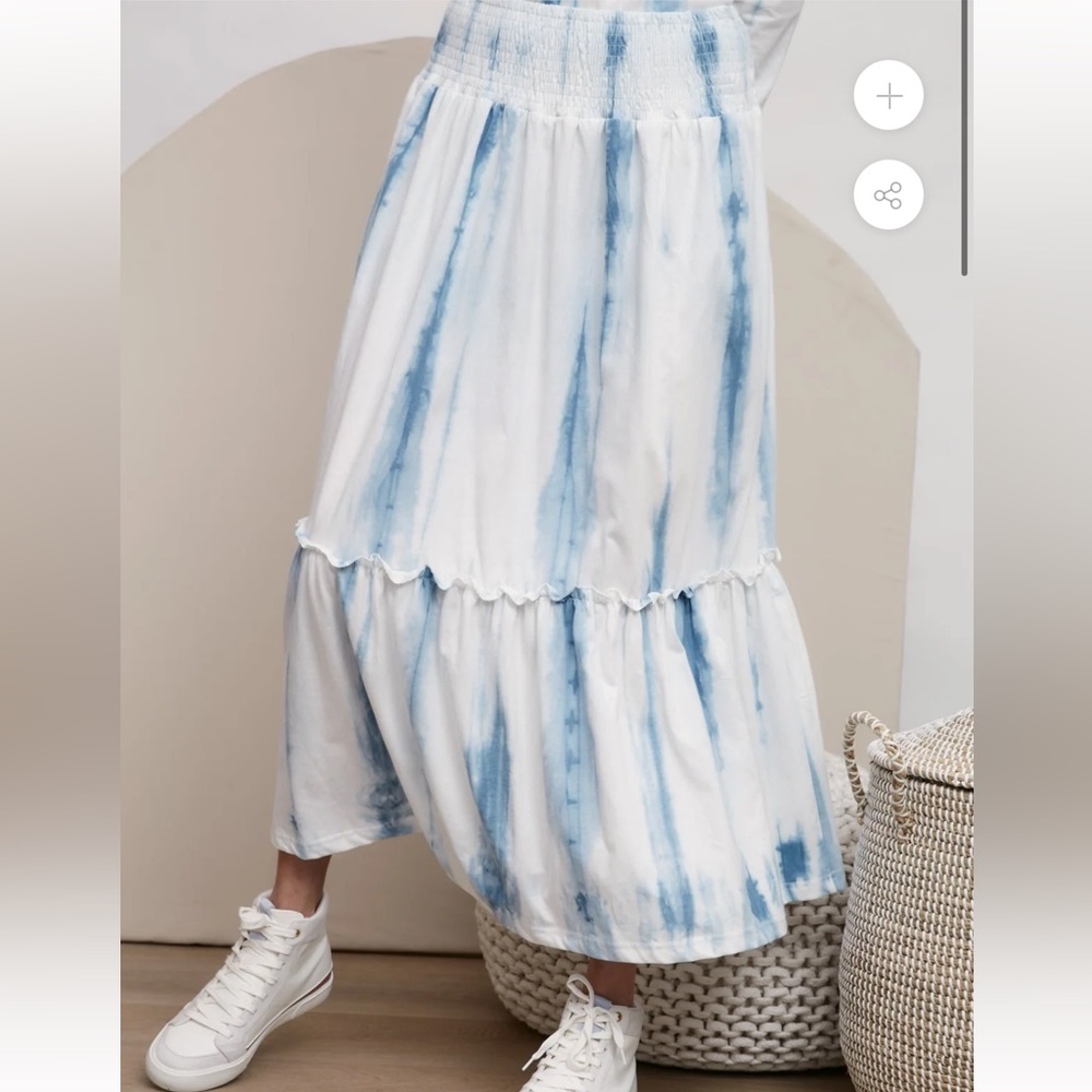NWT Blue and white tie dye 3x stretchy tiered maxi skirt Elastic waist nautical